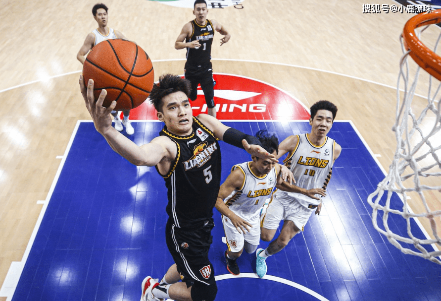  迈阿密热火训练开放日，窗口期造点机会引欢呼，CBA季后赛在即，阵容厚度经受考验